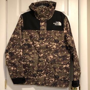 🔥🔥Brand New North Face Rain Jacket